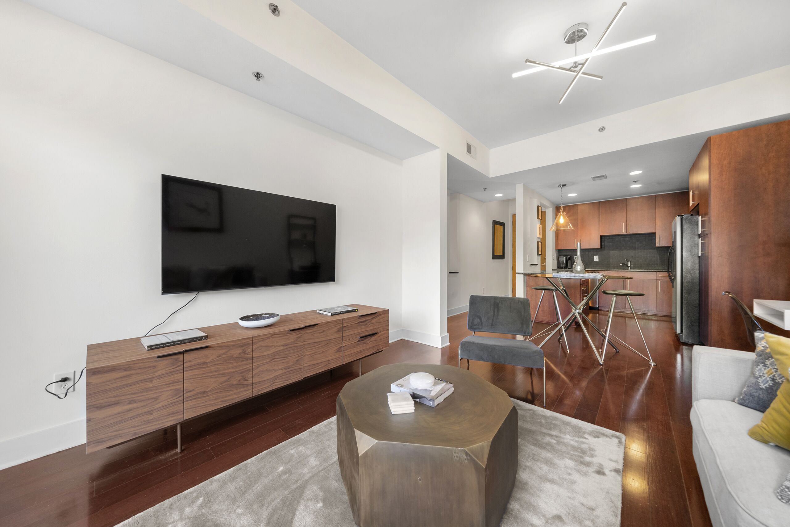 STYLISH❤️APT. IN BUCKHEAD+FAST WIFI+FREE PARKING