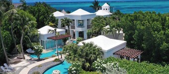 Turtle Breeze - Fully Staffed Oceanfront Villa with Private Chef