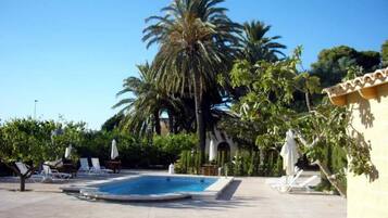 Seasonal outdoor pool