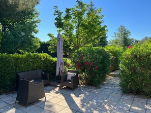 Terrace/patio - Air-conditioned family home with swimming pool, near L'Isle-sur-la-Sorgue (Lagnes)