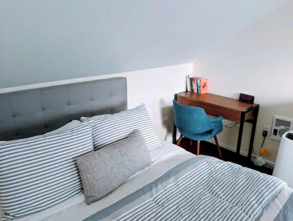 1 bedroom, desk, iron/ironing board, free WiFi