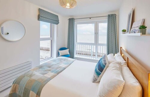 Host & Stay | 3 Queens Court