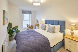 4 slaapkamers, een strijkplank/strijkijzer, wifi, beddengoed