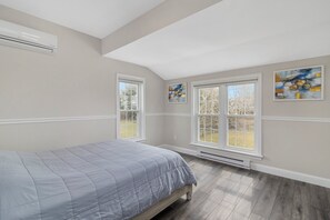 3 chambres, bureau, Wi-Fi gratuit, draps fournis