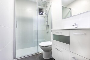 Bathroom - Charming studio for rent in Roses, Costa Brava! 400 meters from the beach, capacity for 4 people, terrace, equipped kitchen. Book now! (Roses)