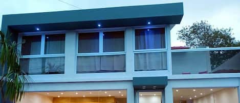 Fachada de la propiedad