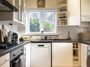 Private kitchen - School Path Ironbridge Home with Rear Terrace (Ironbridge)