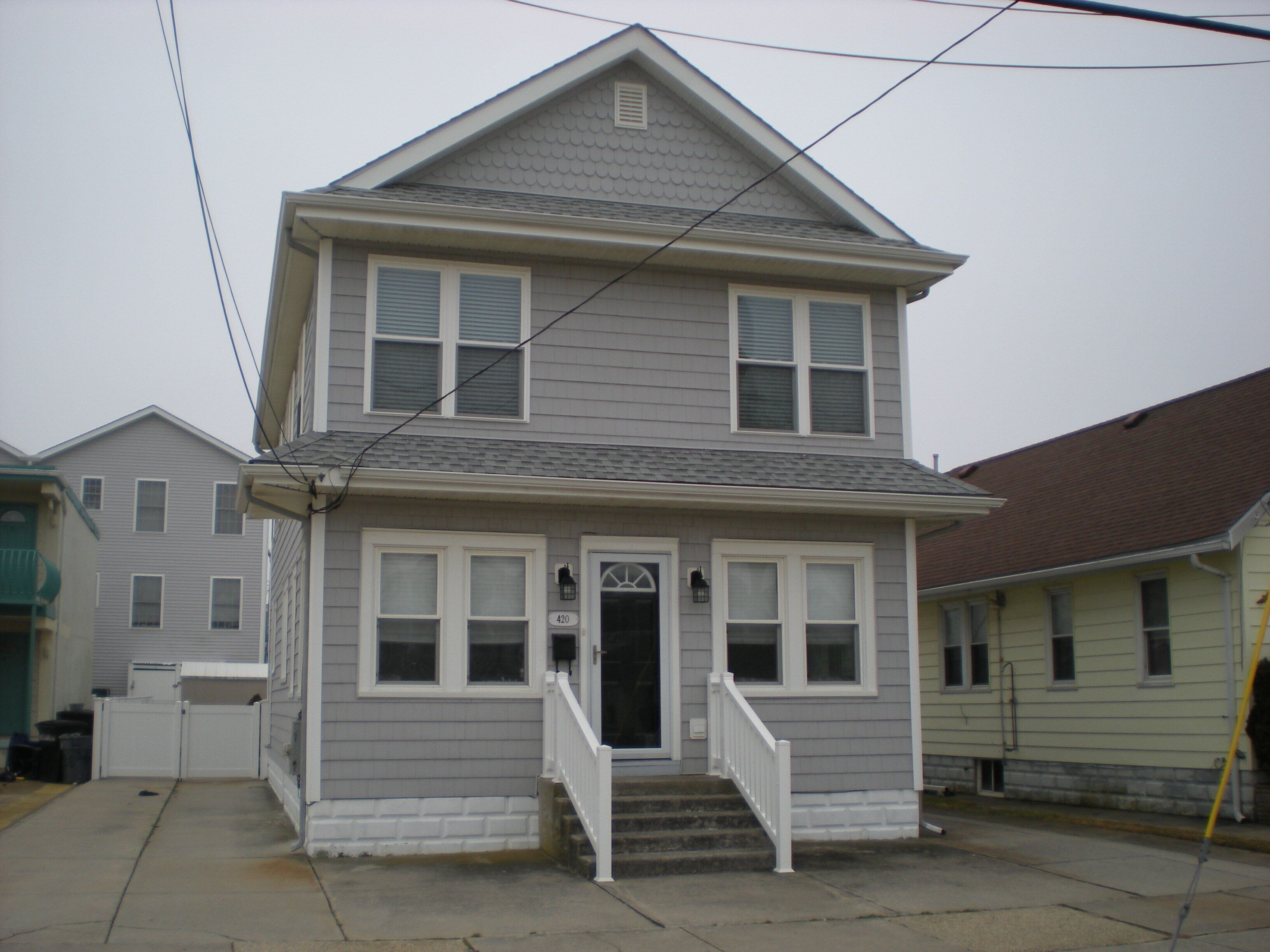 Don't Rent A House. RENT A HOME! 1 Block 2 Beach/Boards! 8/17-8/29 IS OPEN!