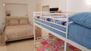 2 chambres, fer et planche à repasser, Wi-Fi gratuit, draps fournis