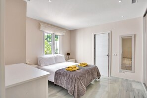 3 bedrooms, in-room safe, iron/ironing board, free WiFi