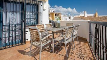 屋外ダイニングエリア