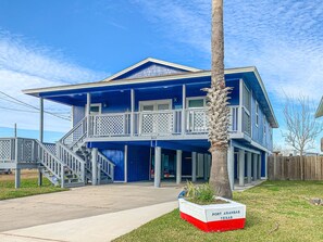 Exterior - In Town, Ample Parking, Swing set for Kids, Pet Friendly (Port Aransas)