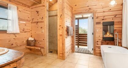 Starry Night | Romantic Hill Country Cabin, Hot Tub, Full Kitchen, Pet Friendly w/ fee