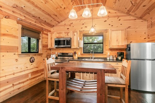 Starry Night | Romantic Hill Country Cabin, Hot Tub, Full Kitchen, Pet Friendly w/ fee