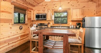 Starry Night | Romantic Hill Country Cabin, Hot Tub, Full Kitchen, Pet Friendly w/ fee