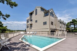 Pool - Perfectly Located 3-bed townhouse end unit near Fenwick Island Beach! Wifi Available, Pool, Close to the Beach and restaurants! (Fenwick Island)
