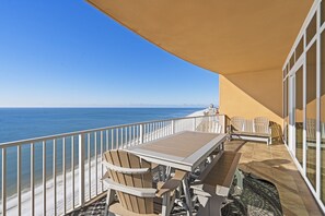 Outdoor dining - Luxury Gulf Front Condo | Lazy River! (Orange Beach)