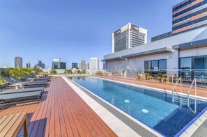 Pool - Spacious 3BR Apt for 8 Near Queen Victoria Market (Melbourne)