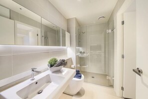 Unclassified image, 4 of 24, button