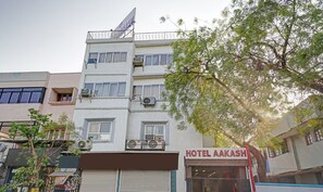 Exterior - Itsy Hotels Aakash,100 Mts From Sardar Patel Stadium (Ahmedabad)