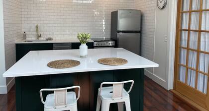 Best Location & Best Free Breakfast! Newly Renovated 2bed/1bath, Heart of Downtown Bar Harbor