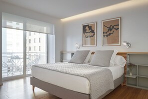 4 عدّة غرف نوم ومكتب ومكواة/لوح كي وواي فاي مجانًا