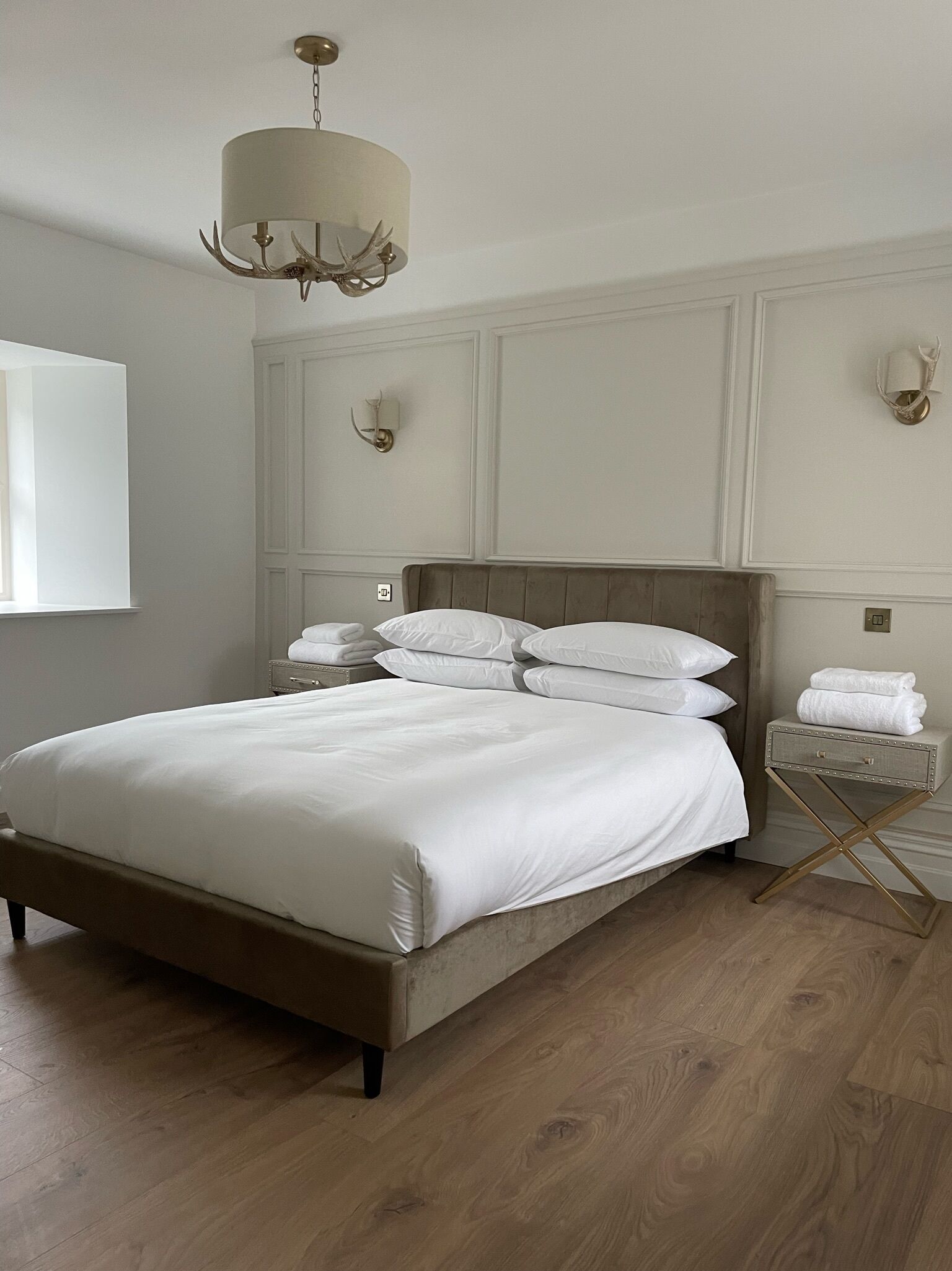 ✨HotTub✨ New Renovated historical cottage, private lake access ,scenic views