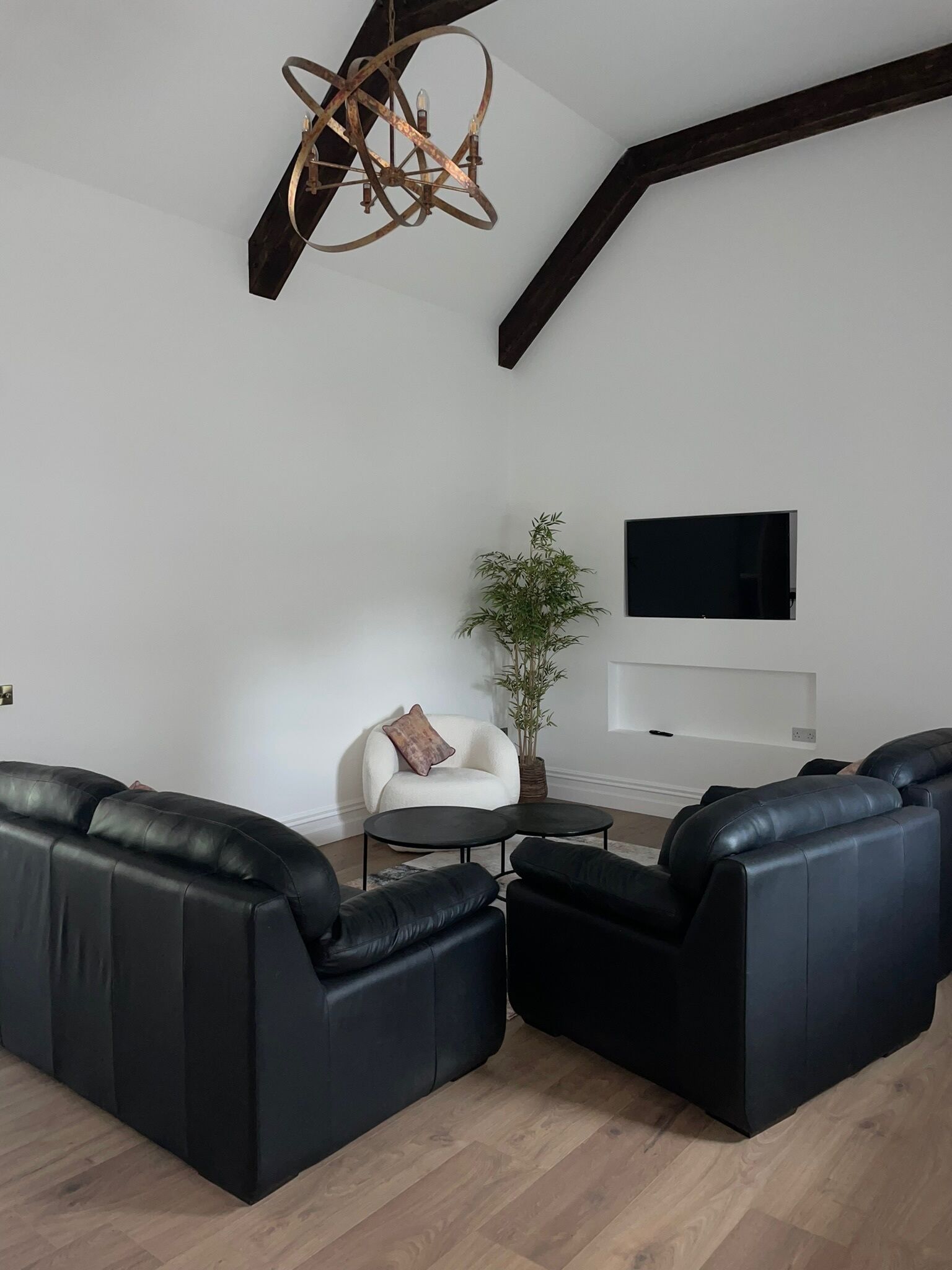 ✨HotTub✨ New Renovated historical cottage, private lake access ,scenic views