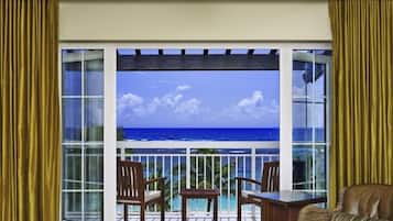 Luxury Apartment, 3 Bedrooms, Ocean View | 3 bedrooms, premium bedding, in-room safe, blackout curtains