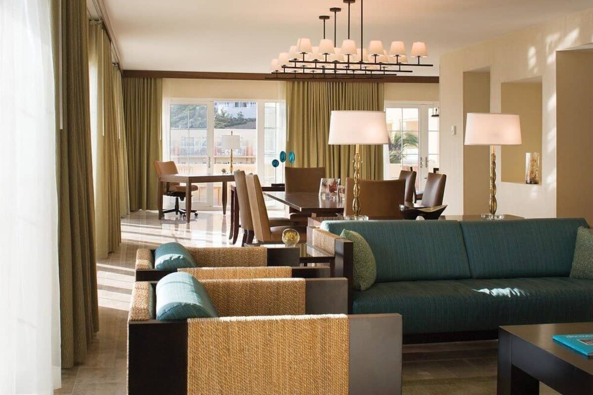 Luxury Apartment, 3 Bedrooms, Ocean View | Living area