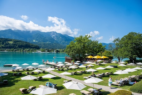 Private beach. Inselhotel Faakersee