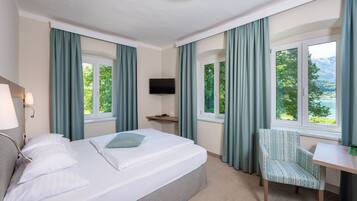 Superior Double Room, 1 King Bed, Non Smoking, Lake View | Living area | 40-inch flat-screen TV with satellite channels, TV
