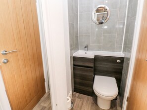 Cottage | Bathroom | Shower, hair dryer - The Dingle (Narberth)