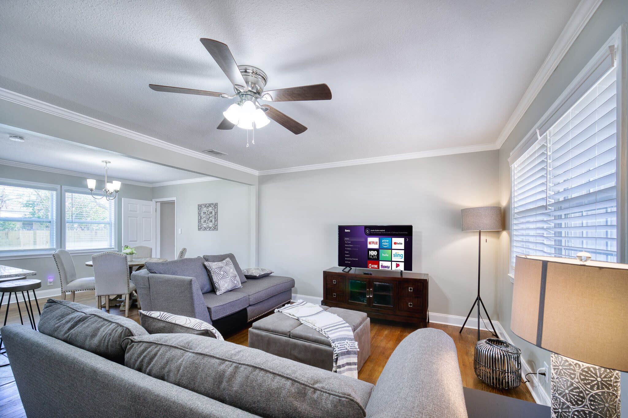 ❤★4 bedroom home next to NAS Jax, Pet friendly, Wifi, grill, fenced backyard, 20