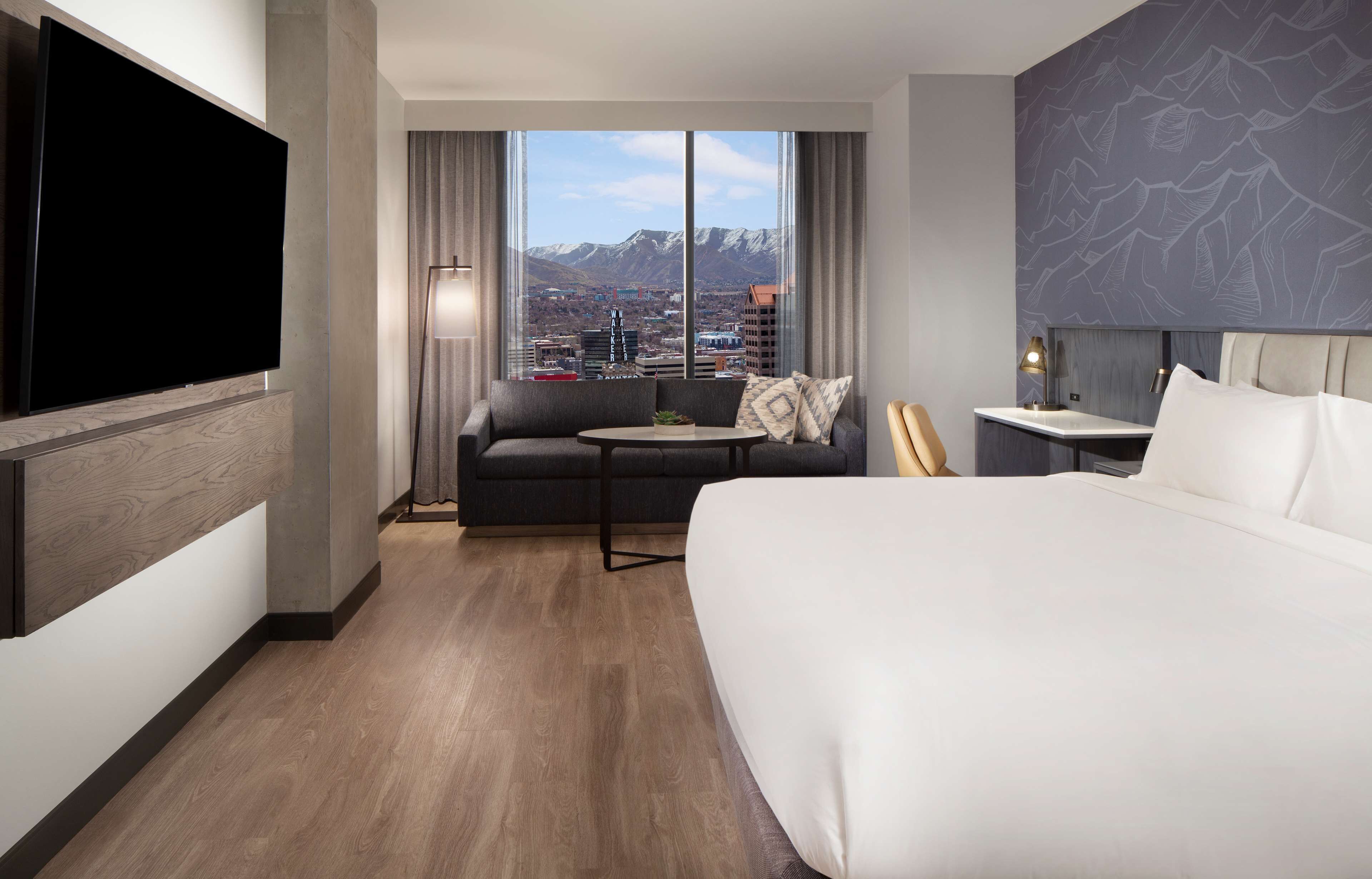 Habitación, 1 cama King size y sofá cama | Caja de seguridad en la habitación y escritorio 