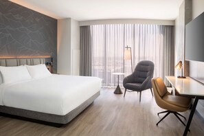 Safe på rommet, skrivebord og skrivebord for bærbar PC