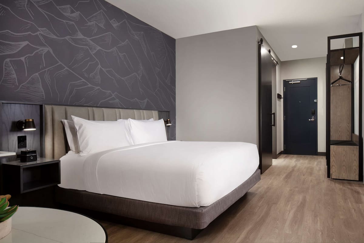 1 bedroom, in-room safe, desk, laptop workspace