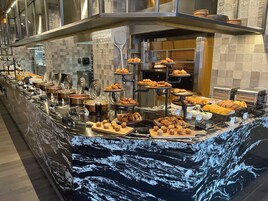 Daily buffet breakfast (USD 25 per person)