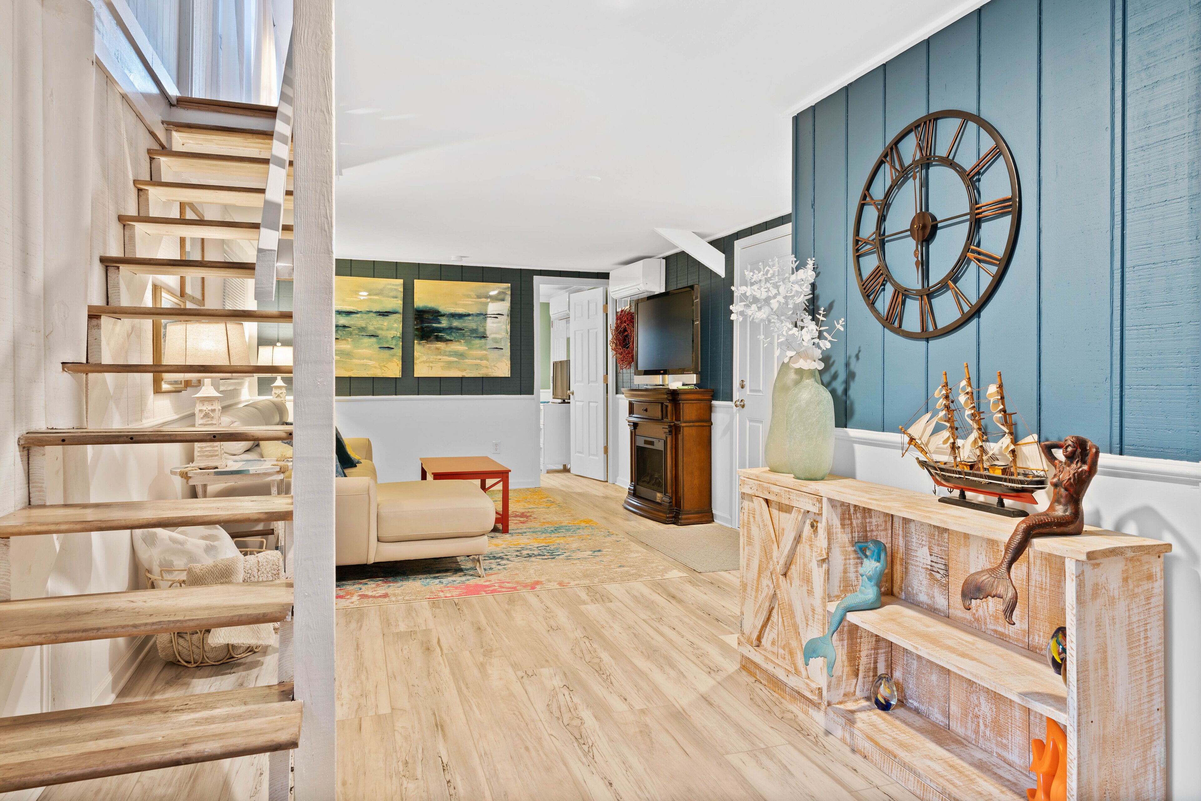 TV connectée, cheminée, jeux vidéo, lecteur de DVD