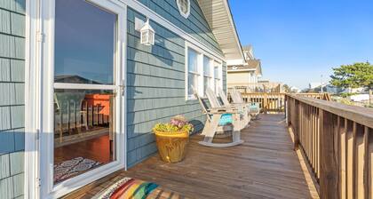 Steps to the Beach! 5BR Home w/ Ocean Views & Large Deck. Arcade for kids!