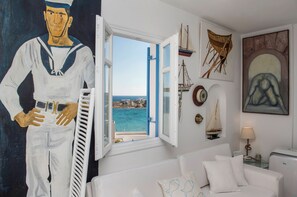 Interior - Amazing Aiolos home with amazing sea view, 2' from Logaras sandy beach          (Paros)