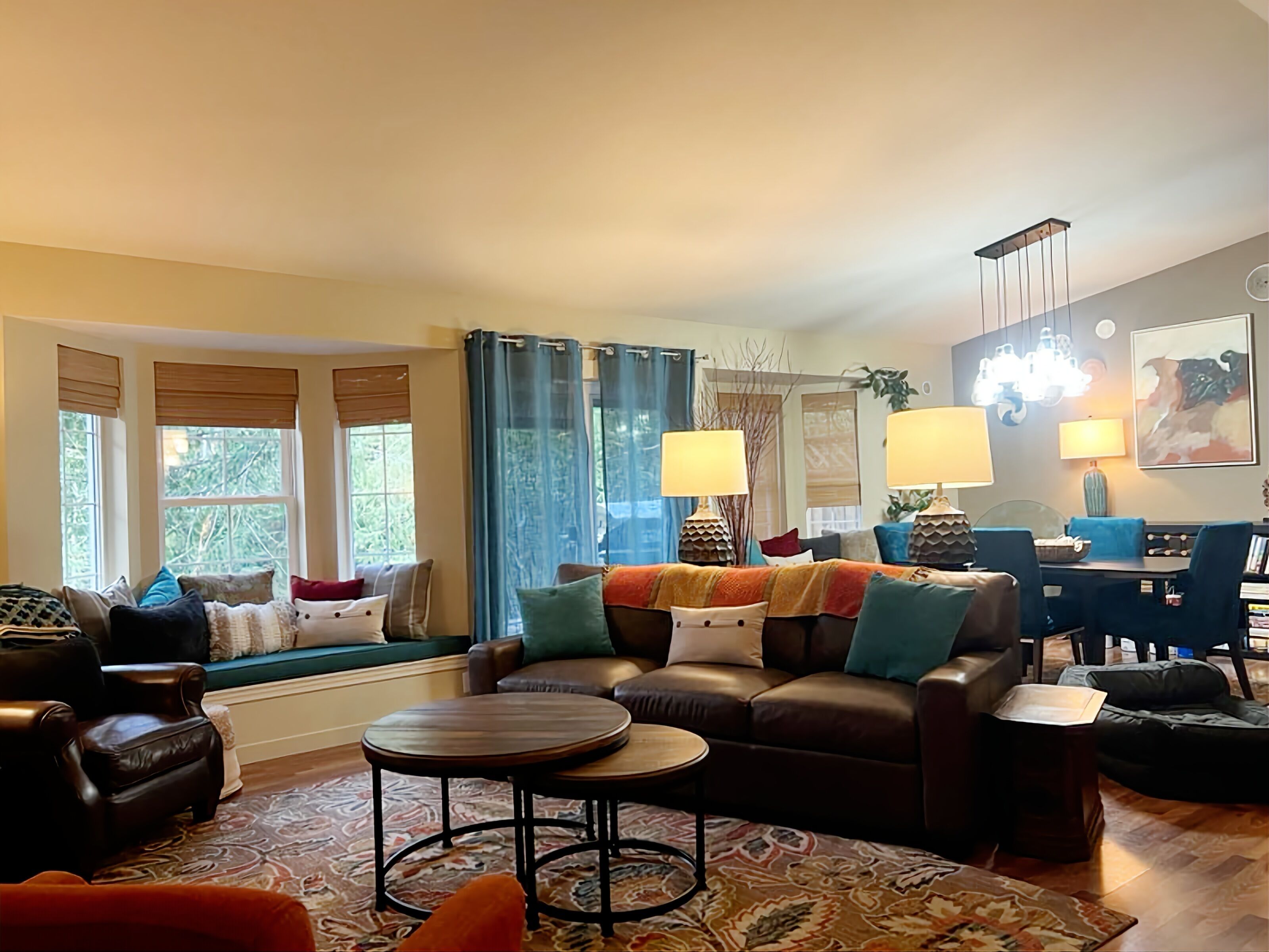 TV connectée, cheminée, lecteur de DVD