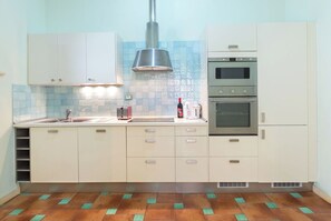 Private kitchen - Serra de Cocci apartment in wine estate a few km from sea and art cities (Loc. Ortacavoli, Riparbella)