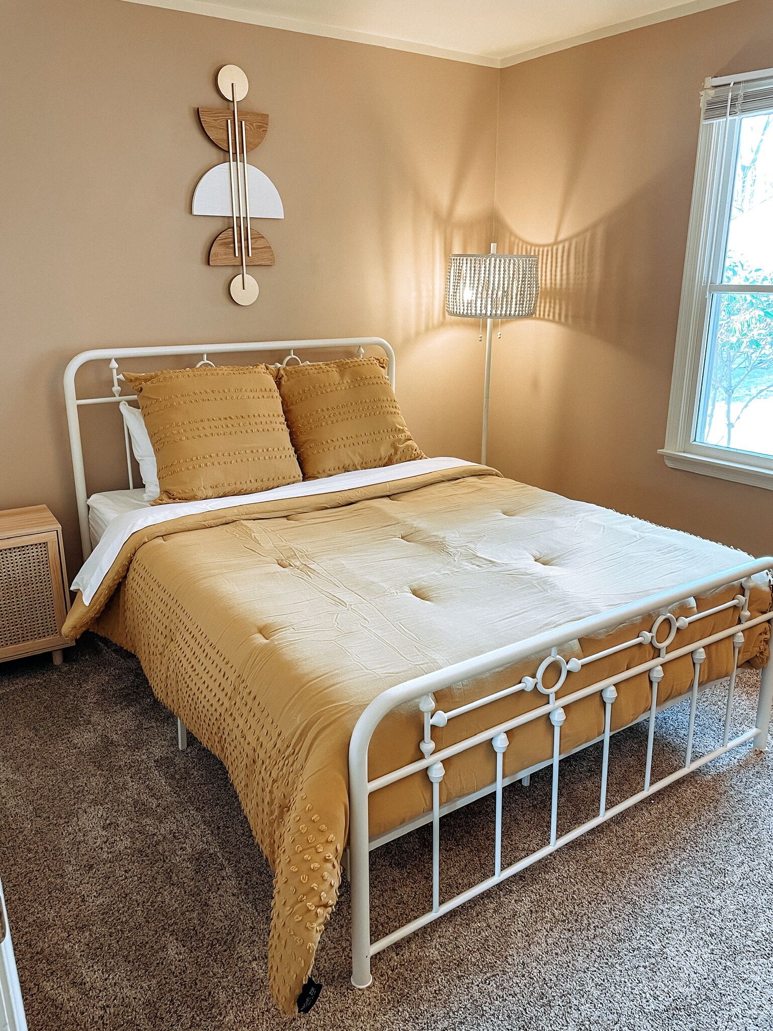 New! Stylish downtown home w/awesome outdoor area!