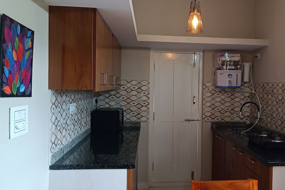 1bhk Private Studio Flat For W.F.H & High Speed WiFi.