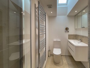 Luxury Cabin, 1 King Bed, Non Smoking, Kitchen | Bathroom - Whitley Old Garage (Melksham)