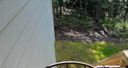 Cozy Cottage in Rayburn Country-Pet Friendly-King Suite/Pool Table! Sleeps 10