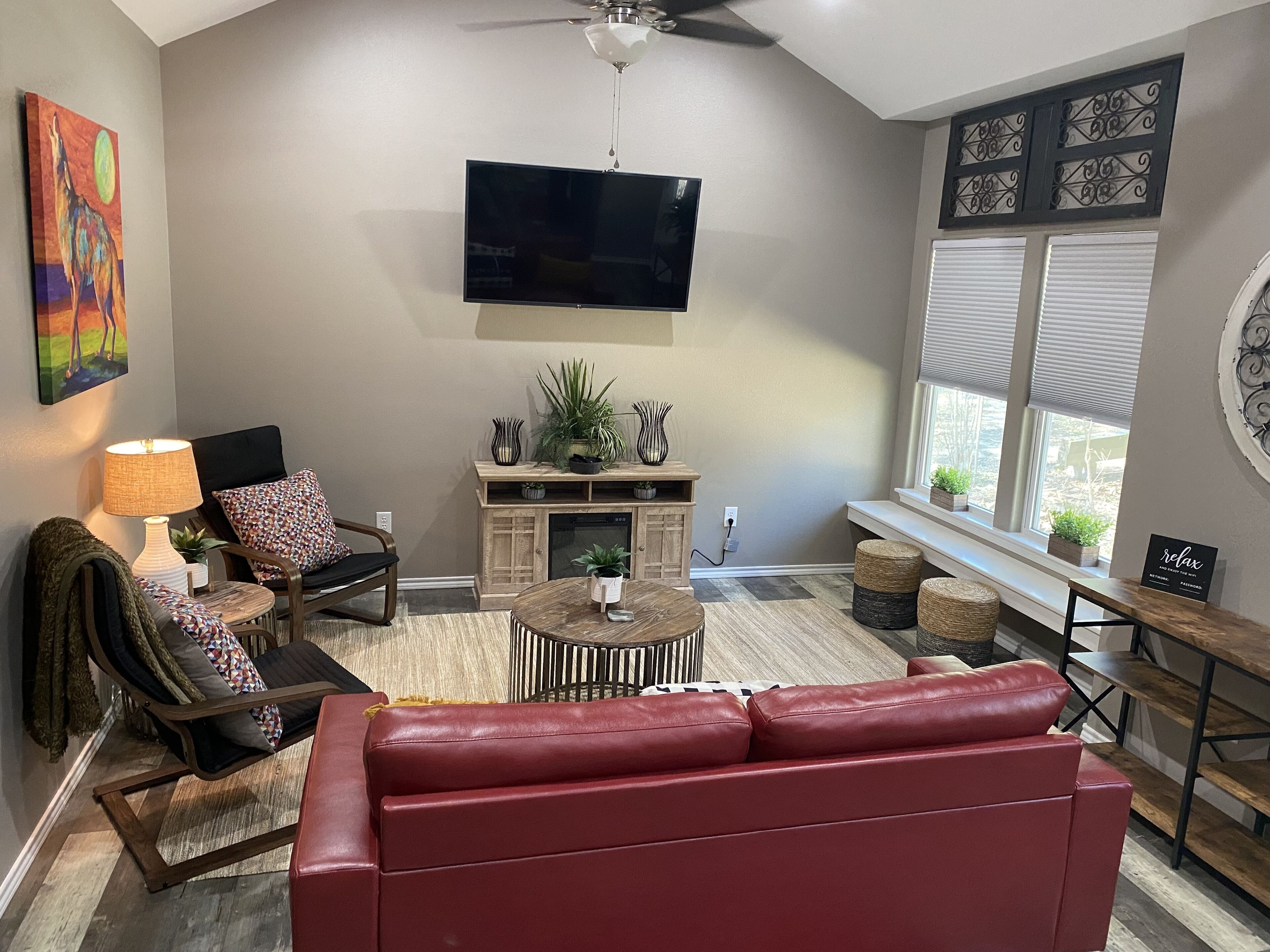 Cozy Cottage in Rayburn Country-Pet Friendly-King Suite/Pool Table! Sleeps 10