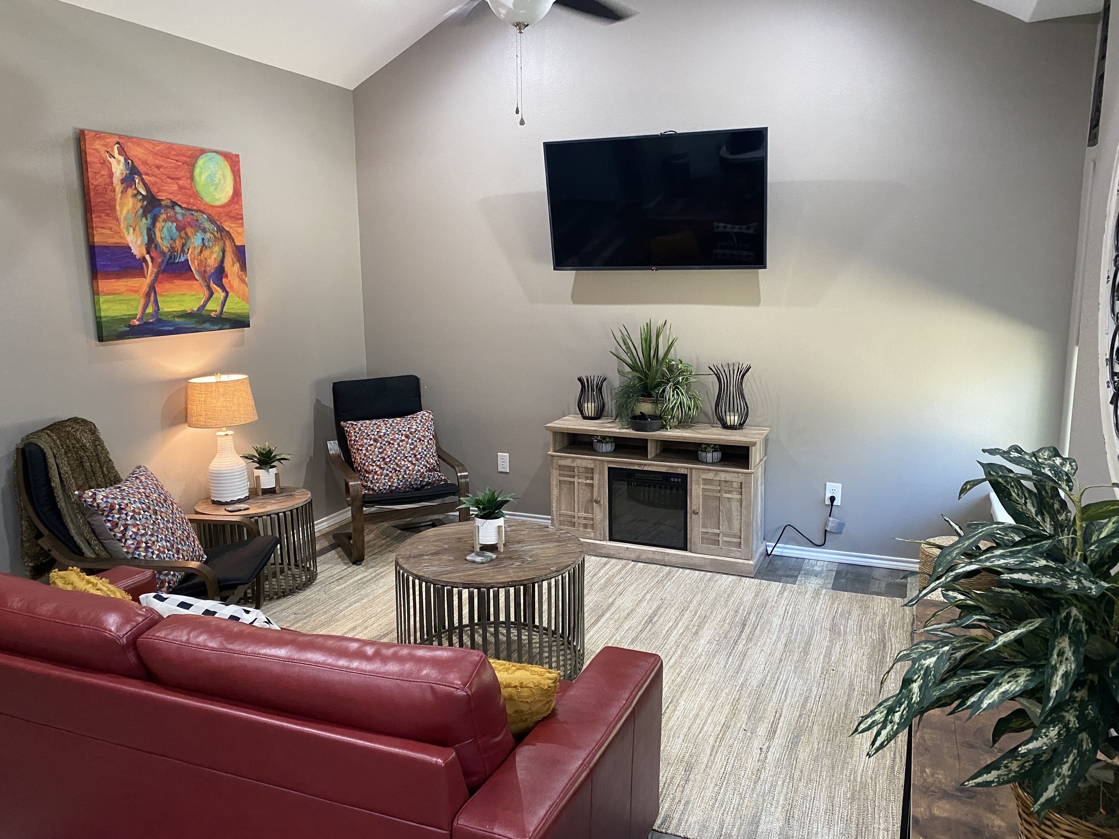 Cozy Cottage in Rayburn Country-Pet Friendly-King Suite/Pool Table! Sleeps 10