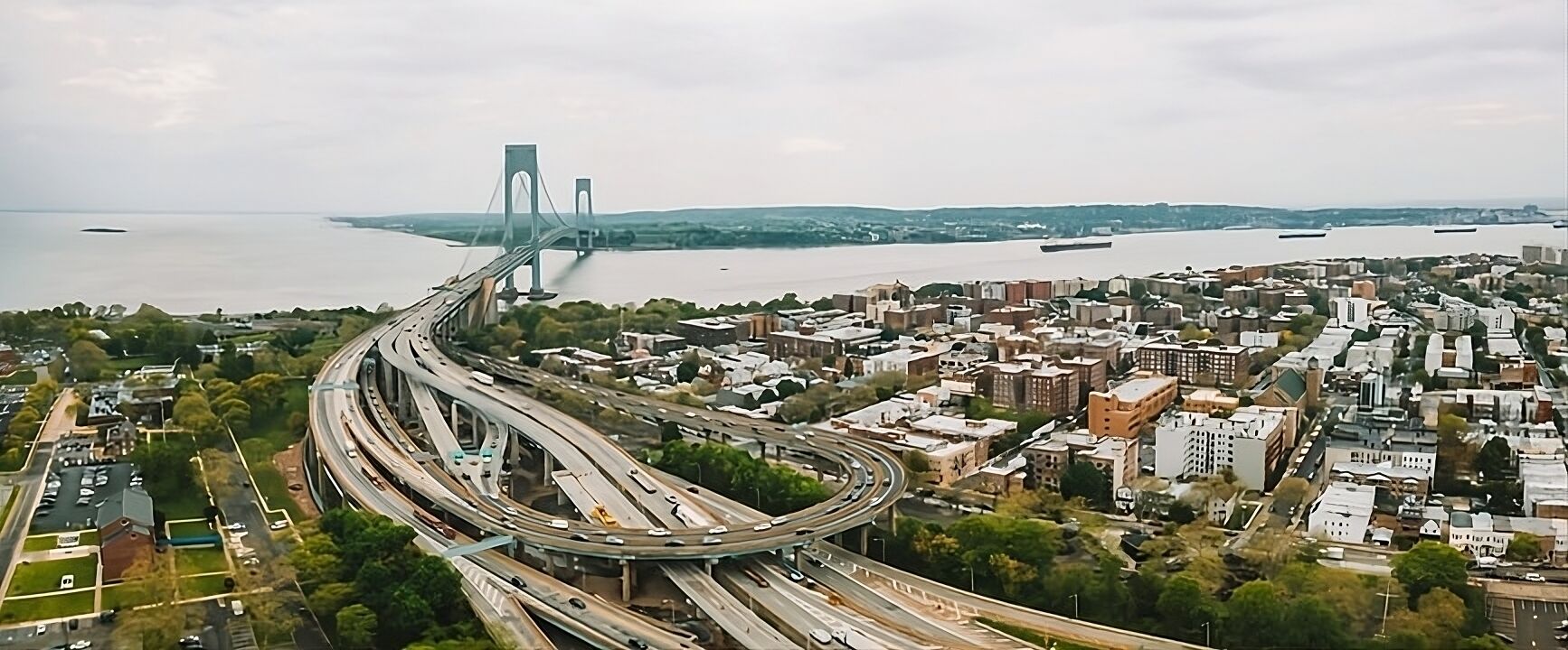 Arrive inspired by sweeping waterfront views and iconic skyline.